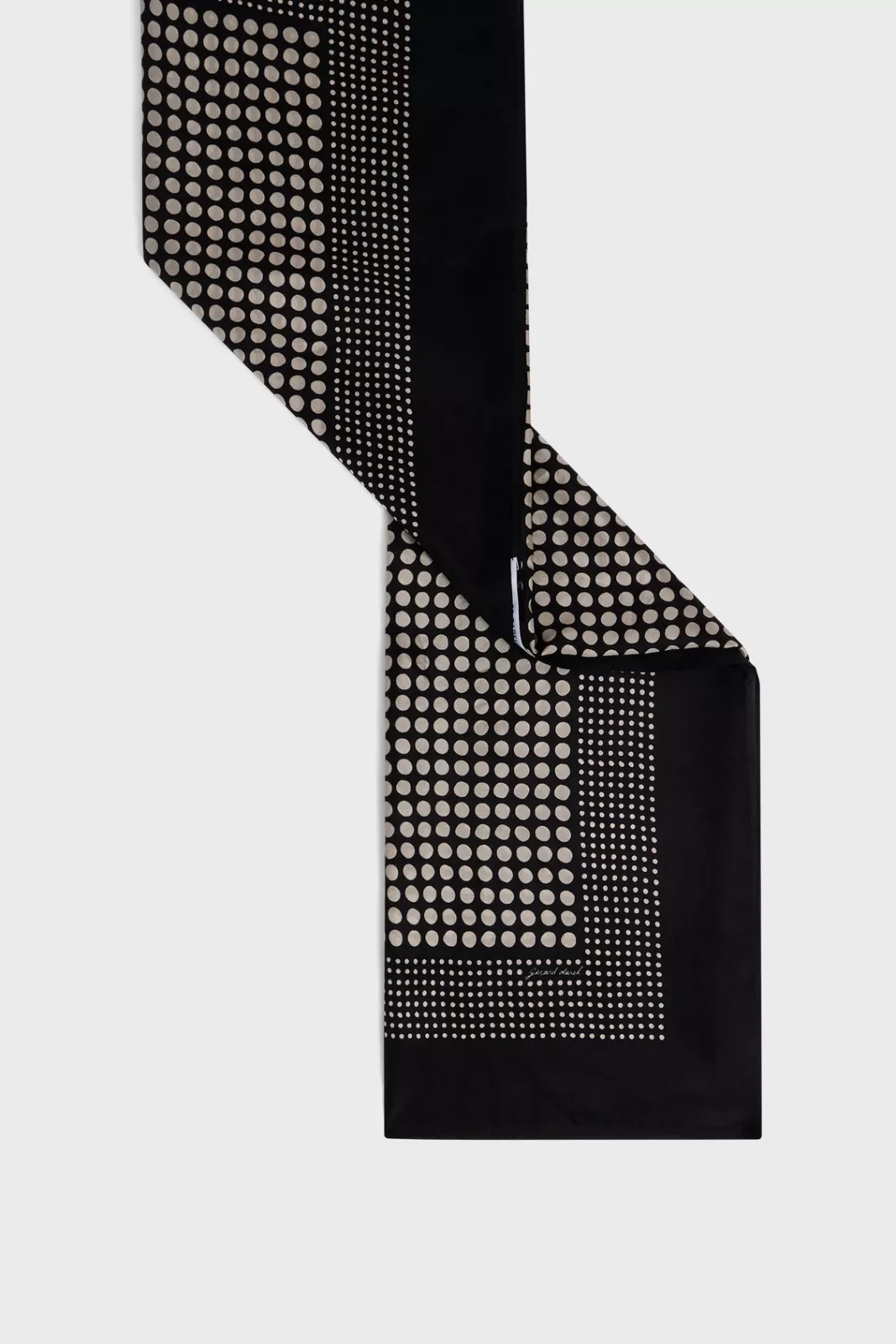 Gerard Darel Foulard à p"])self.__next_f.push([1,"ois en soie - DOROTHEE