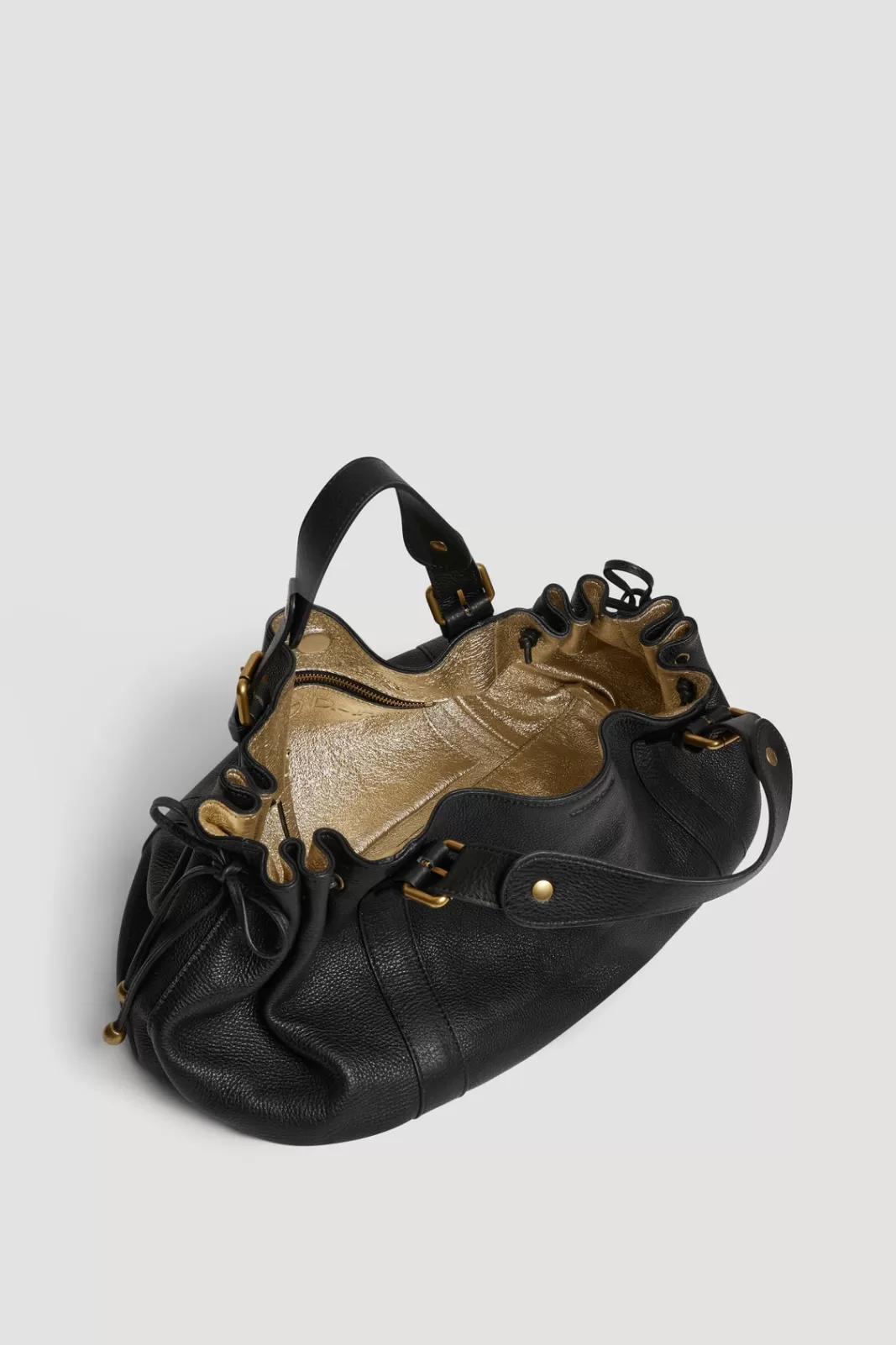 Gerard Darel Sac à mai"])self.__next_f.push([1,"n en cuir grainé intérieur métallisé - 24H